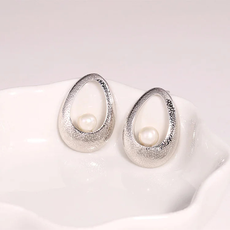 Dainty 925 sterling silver vintage freshwater pearl vermeil stud earrings for women