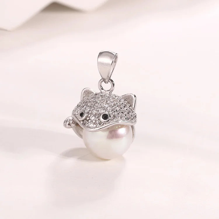 Cute 925 sterling silver animal shaped freshwater pearl pendant for women