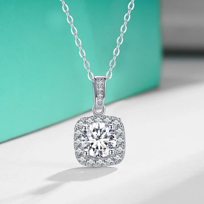 Jeweller Buy Custom Luxury Women's 925 Sterling Silver Moissanite Pendant Necklace with Link Chain Trendy Style