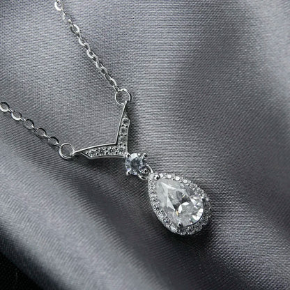 Jeweller Buy VVS Moissanite Diamond Tear Drop Pendant with S925 Sterling Silver Link Chain Necklace Stylish Trendy Gift for Party