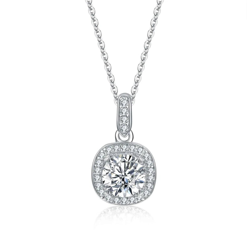 Jeweller Buy Custom Luxury Women's 925 Sterling Silver Moissanite Pendant Necklace with Link Chain Trendy Style