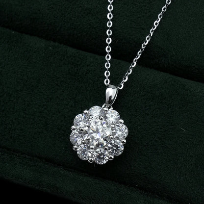 Jeweller Buy Fashionable 925 Sterling Silver Necklace with 1 Carat Moissanite Diamond Flower Pendant Trendy Link Chain