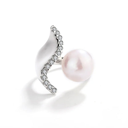 Novelty unique 25 sterling silver pearl ring with small zircon diamond