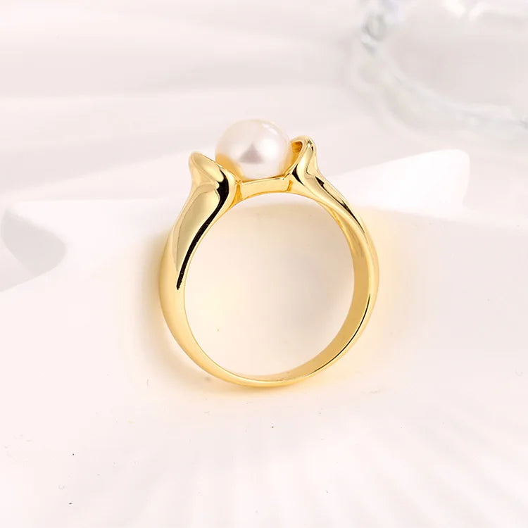 Simple and fashionable women's gold plated 925 sterling silver freshwater pearl ring