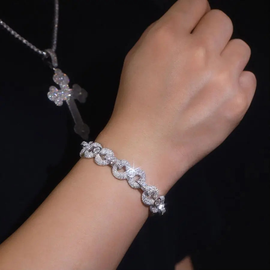 Elegant Silver Bracelet with Moissanite - Luxurious, Stylish, Versatile Gift for Birthdays, Anniversaries, Weddings, and More