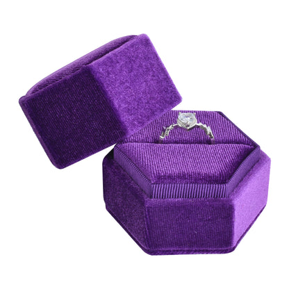 Caja de terciopelo con forma de anillo hexagonal morado