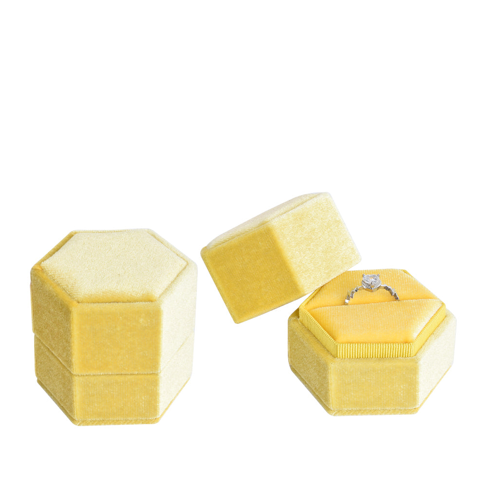 Cajas de terciopelo con forma de anillo hexagonal pequeñas de color amarillo