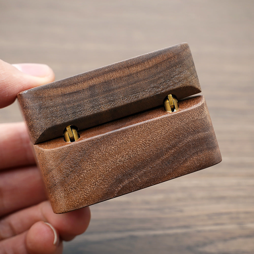 Caja cuadrada de madera para un solo anillo con ventana